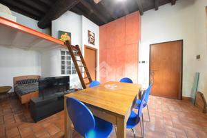 MONOLOCALE A GESSATE