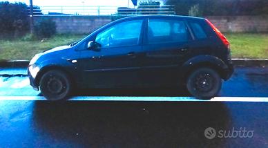 Ford Fiesta da sistemare