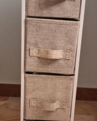 Cassettiera con 4 cassetti.  