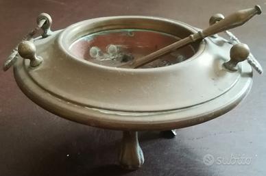 Braciere in rame con base e paletta; altezza 8 cm