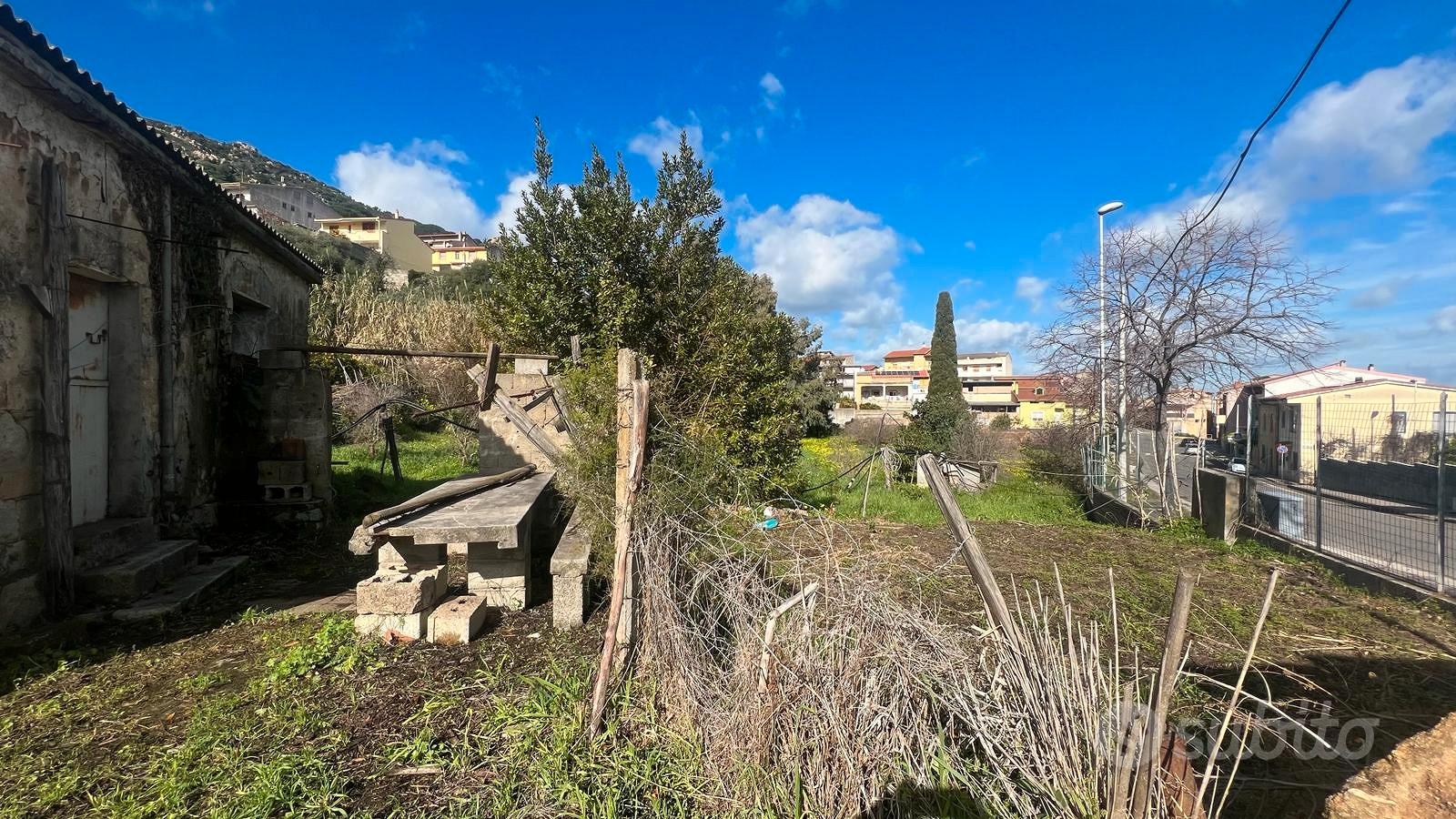 Guspini- Terreno con fabbricato Rurale e ricovero - Vista 5
