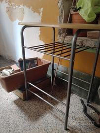 Tavolinetto  in legno