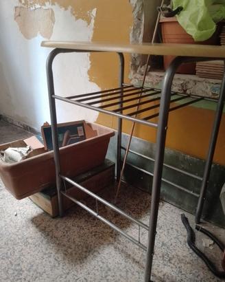 Tavolinetto  in legno