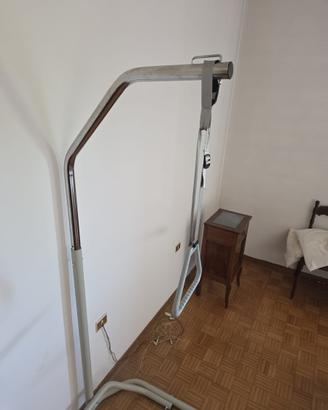 Maniglia di supporto per alzarsi dal letto