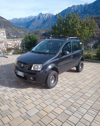 FIAT Panda 1.3 MJT 16V DPF 4x4 Climbing