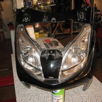 Fanale + scudo anteriore x max 125 / 250
