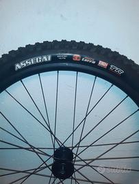 Cerchio anteriore da 29" boost WAG completo NUOVO