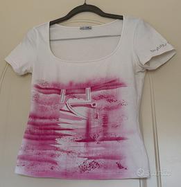 T-shirt bianca e rosa
