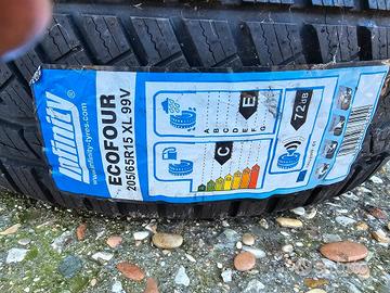 2 gomme Ecofour 205/65R15 NUOVE