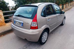 C3, 1.1 benz,anno 2009,km 130.000,full optional 