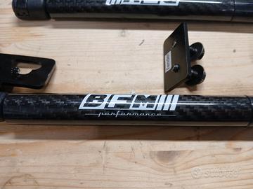 pistoncini cofano motore GR Yaris BFM carbonio