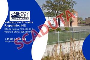 Immobile in asta di 995 m² con più di 5 locali a B