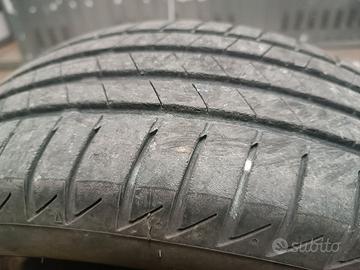 Treno gomme auto usate