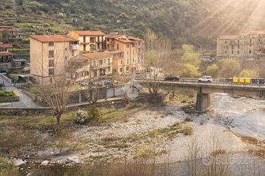 2 LOCALI A VENTIMIGLIA