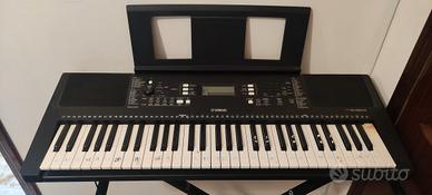 Tastiera musicale Yamaha PSR E363 