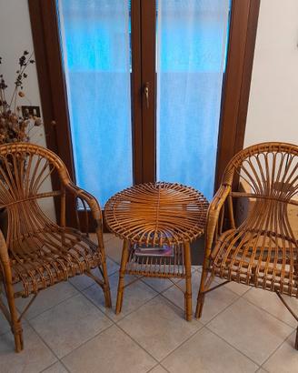 Tavolino e sedie da esterno