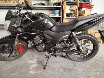 Yamaha ys125 usata