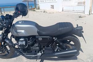 Moto Guzzi v7 nov-2022