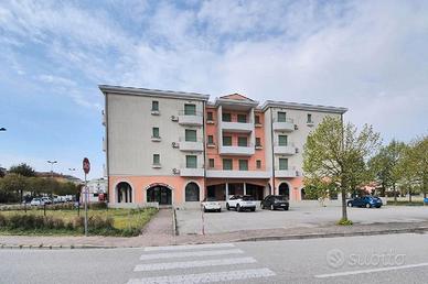 Bilocale in residence con piscina