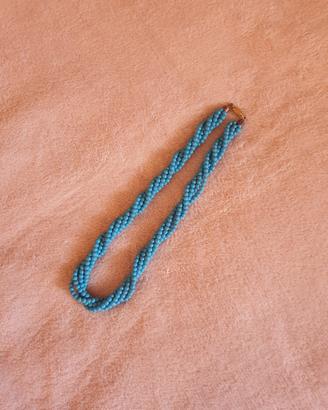 Collana di perline turchesi