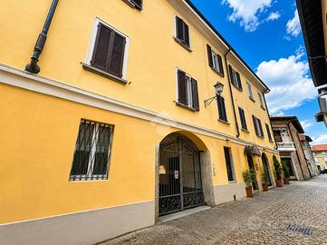 MONOLOCALE A VIMERCATE