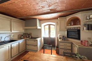 Villa di 150 m² con più di 5 locali a Pistoia