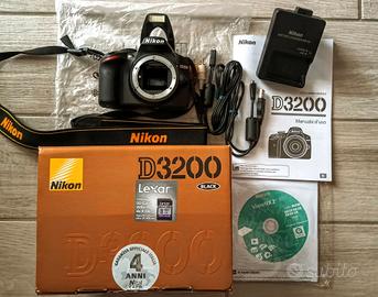 NIKON D3200