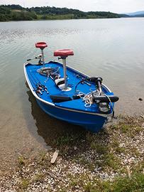 Barca Canadian bass boat con carrello 
