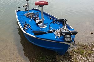 Barca Canadian bass boat con carrello 