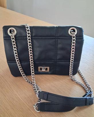 Borsa Stradivarius nera imbottita