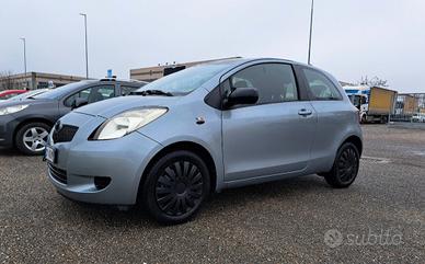 Toyota Yaris 1.0 3 porte Sol