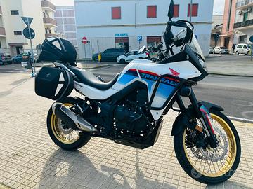Honda Transalp 750 pari al nuovo Superaccessoriata