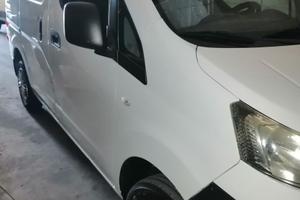 NISSAN NV 200