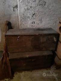 Cassoni in legno antichi