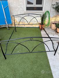 Letto matrimoniale in ferro battuto