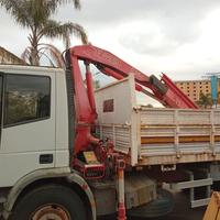 Camion 150E 18 N con gru Fassi F95