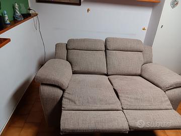 divano due posti reclinabile 