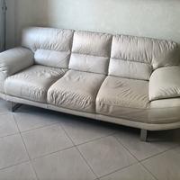 divano in pelle 
