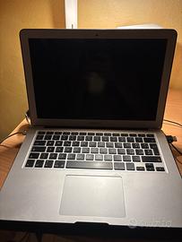 MacBook Air 13” Early 2015 - i5, 4GB RAM