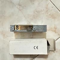 Incontri elettrici per porte agb