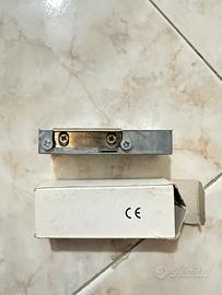 Incontri elettrici per porte agb