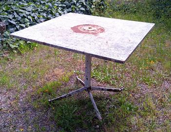 Dondolo, tavolino, tavolo e 4 sedie - Ferro