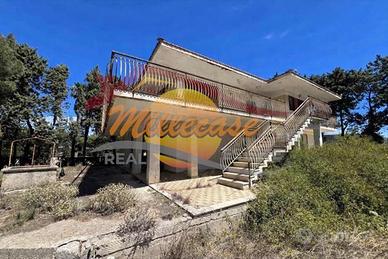 Villa Fontane Bianche Rif2925 230mq