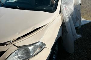 Lancia ypsilon 1.3 multijet incidentata