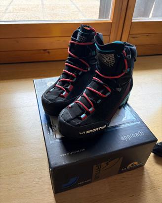 Scarponi La Sportiva Aequilibrium gtx n.38
