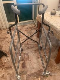 Carrello per deambulazione x anziani