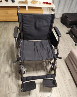 carrozzina sedia a rotelle 