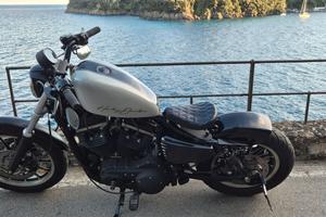 Harley Davidson 883 R