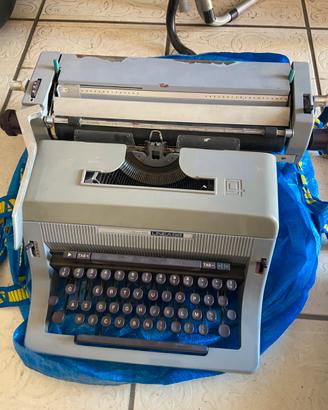 Macchina da Scrivere Olivetti Linea 88