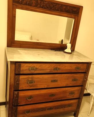Comò antico in legno con piano in marmo 